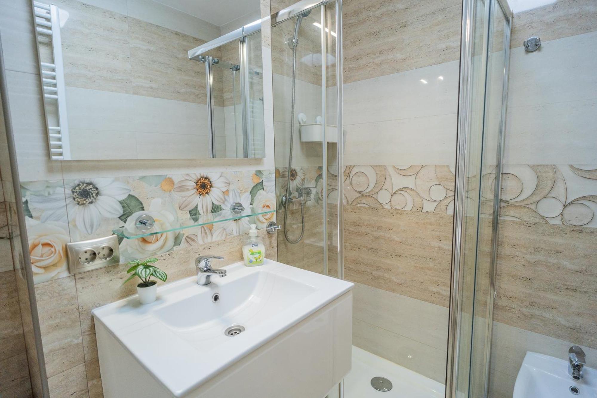 Luxury 2Br On Decebal Avenue Apartment Bukares Bagian luar foto