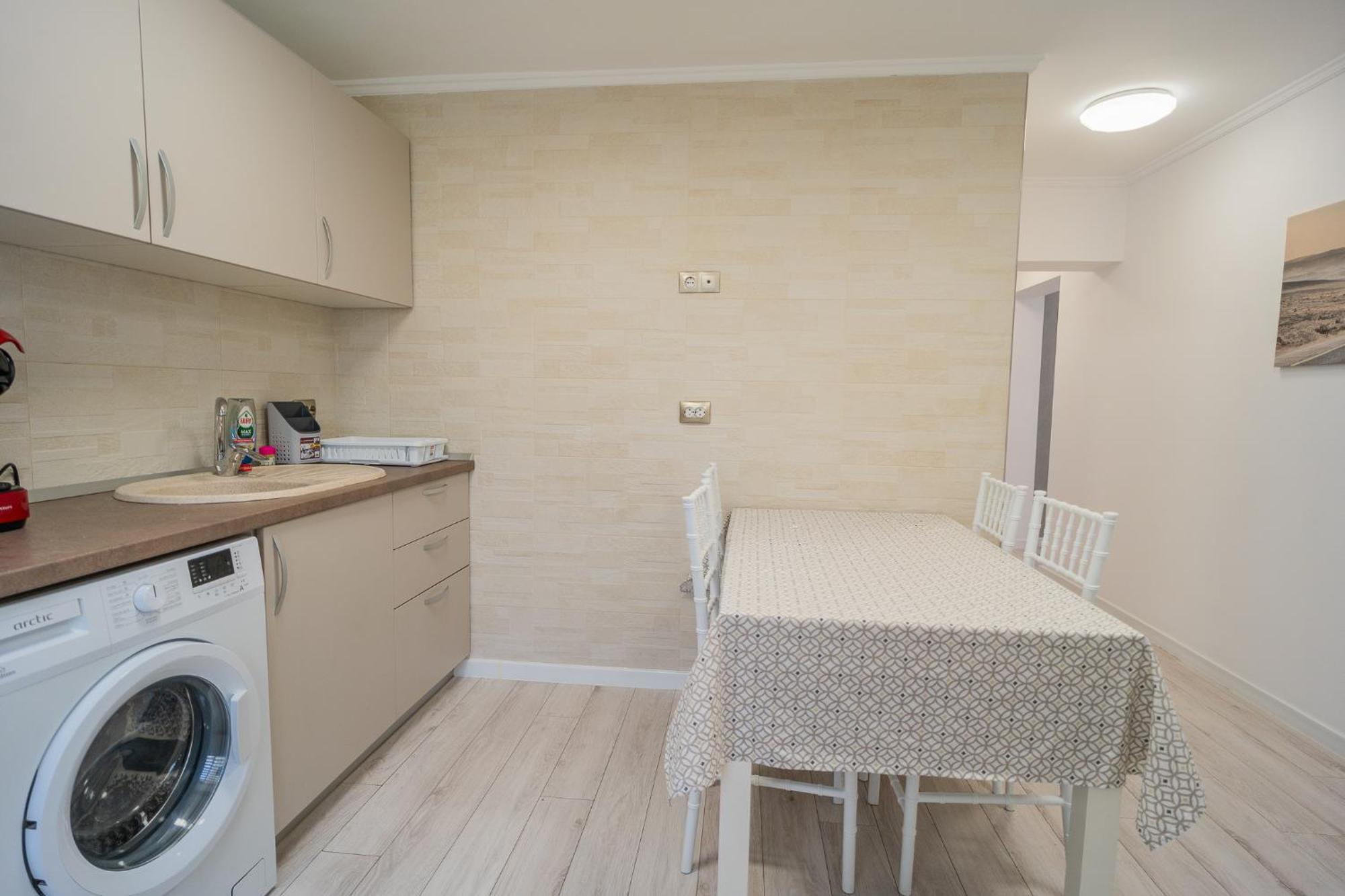 Luxury 2Br On Decebal Avenue Apartment Bukares Bagian luar foto