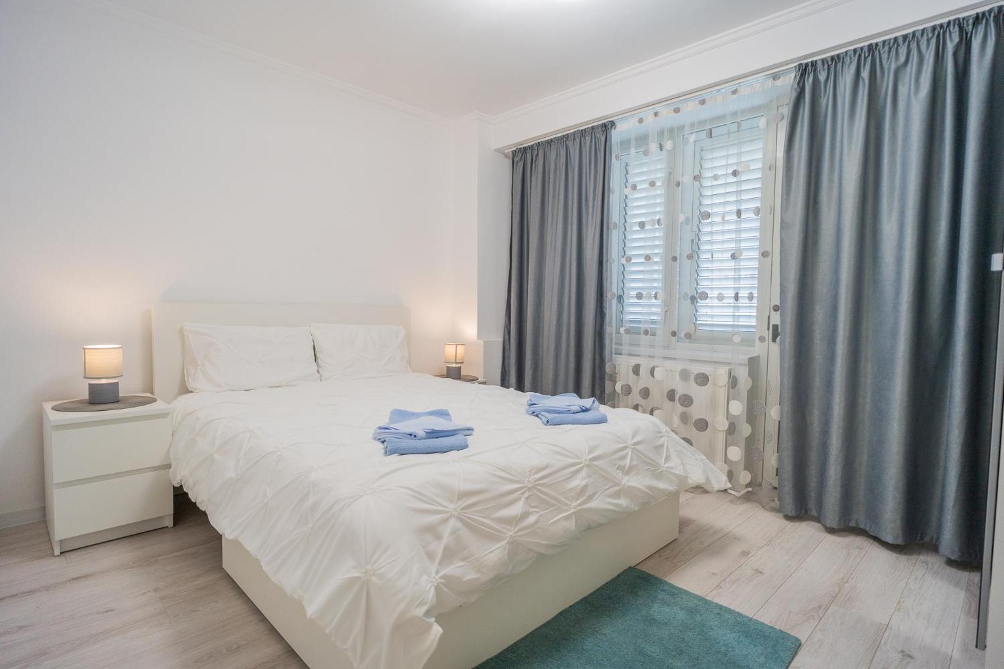 Luxury 2Br On Decebal Avenue Apartment Bukares Bagian luar foto