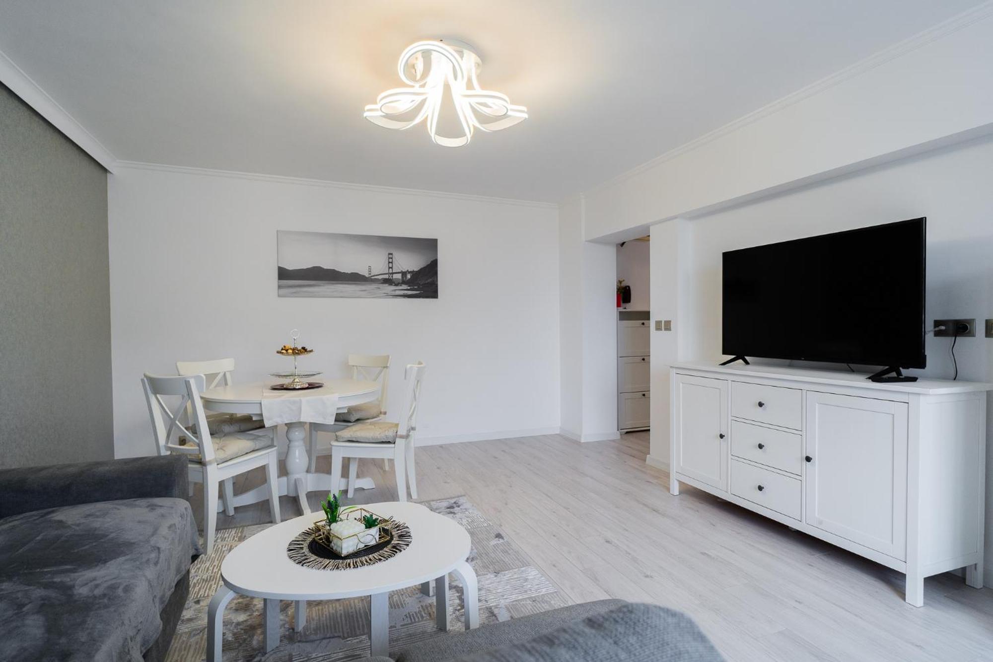 Luxury 2Br On Decebal Avenue Apartment Bukares Bagian luar foto