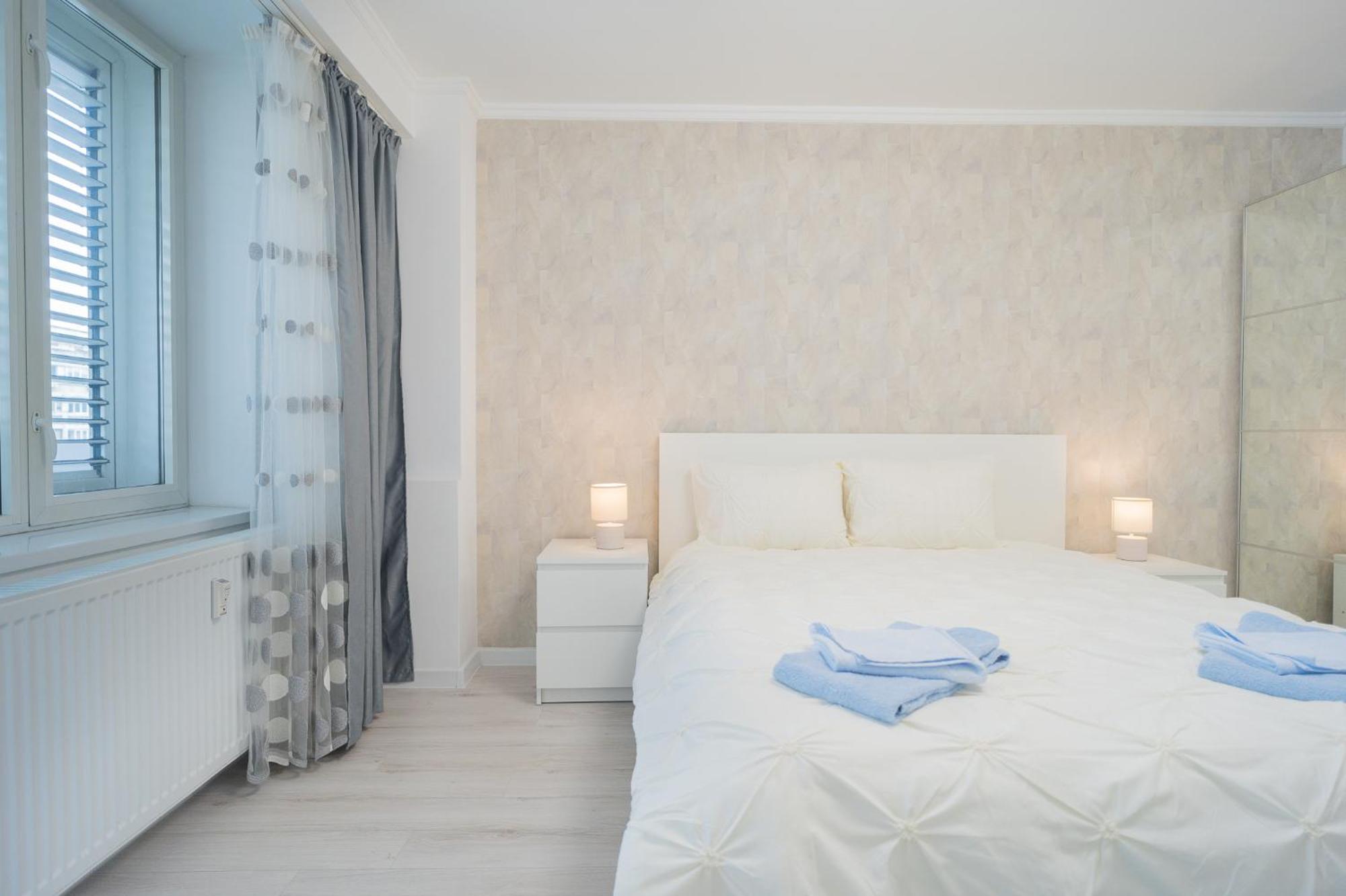 Luxury 2Br On Decebal Avenue Apartment Bukares Bagian luar foto